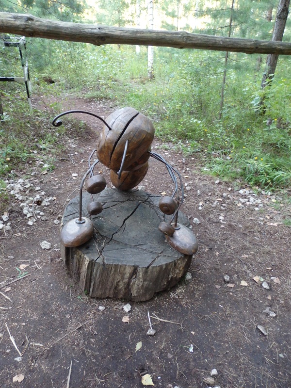 Скульптура муравья